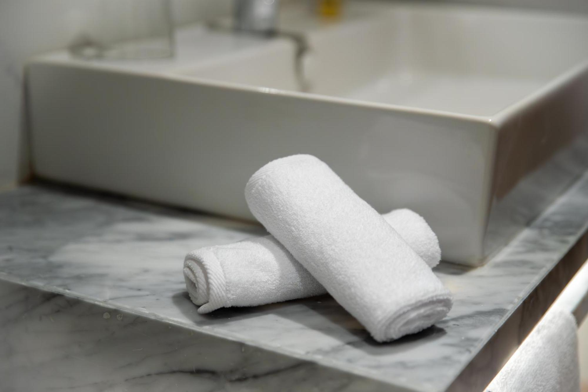 Dominium Palace Agadir Dış mekan fotoğraf A rolled hand towel