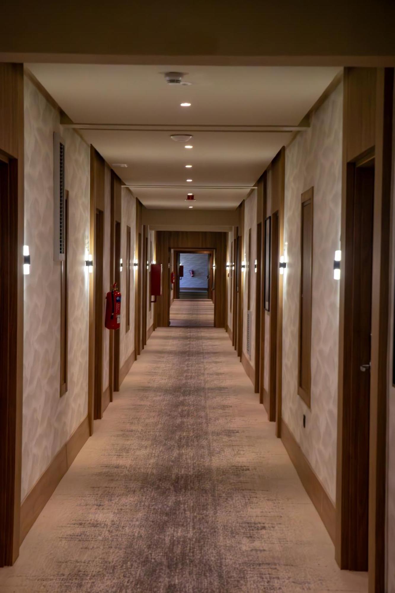 Dominium Palace Agadir Dış mekan fotoğraf A corridor in a hotel